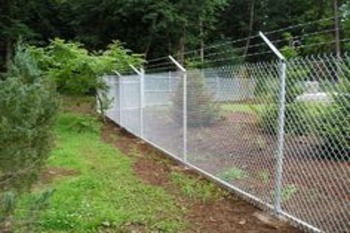 Cyclone Wire Fence Design